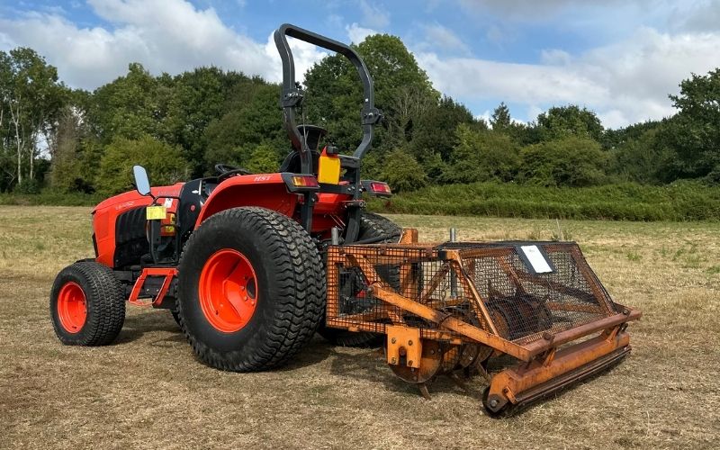 tractor + sisis