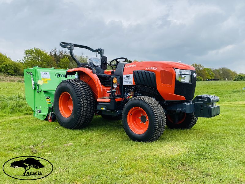 Kubota L1-552 Compact Tractor with Grass Tyres